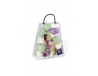 Fehér és zöld színű, szív alakú formacukor kis táskában