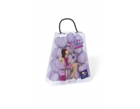 Lila színű, szív alakú formacukor kis táskában