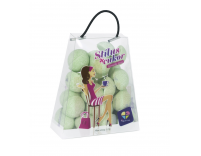 Zöld színű, félgömb alakú formacukor kis táskában